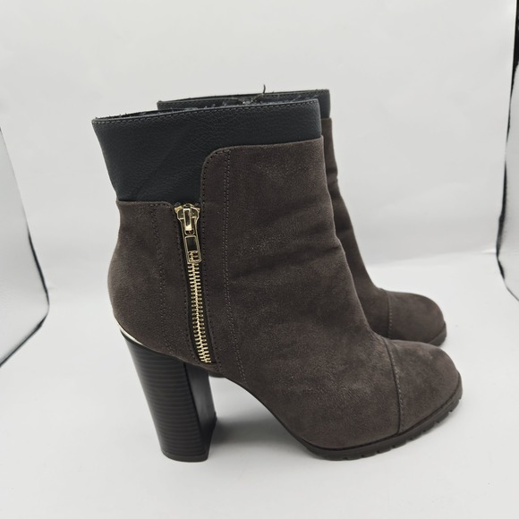 Juicy Couture Livia Boots Women's 7.5 Charcoal Gold Hardware Ankle Boots - Picture 2 of 11